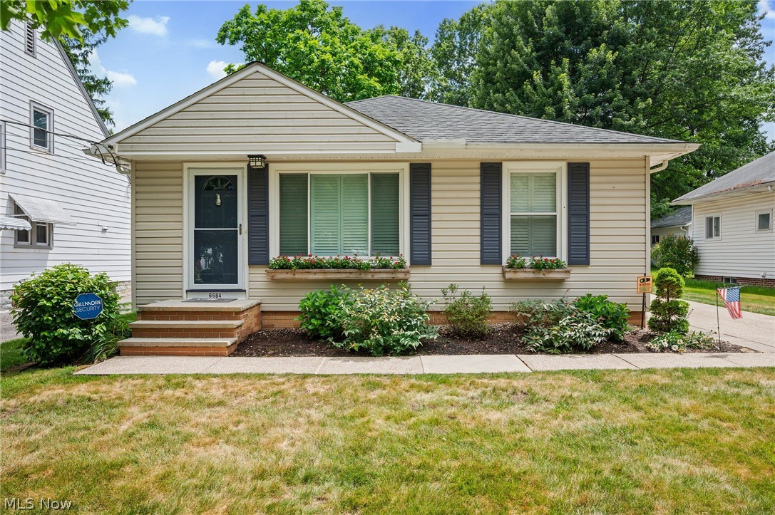 6684 Bonnieview Road Cleveland, OH 44143 - Photo 27 of 29
