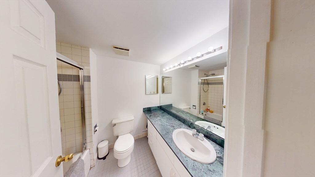 149 Beaconsfield Road, Unit B2 Brookline, MA 02445 - Photo 12 of 15