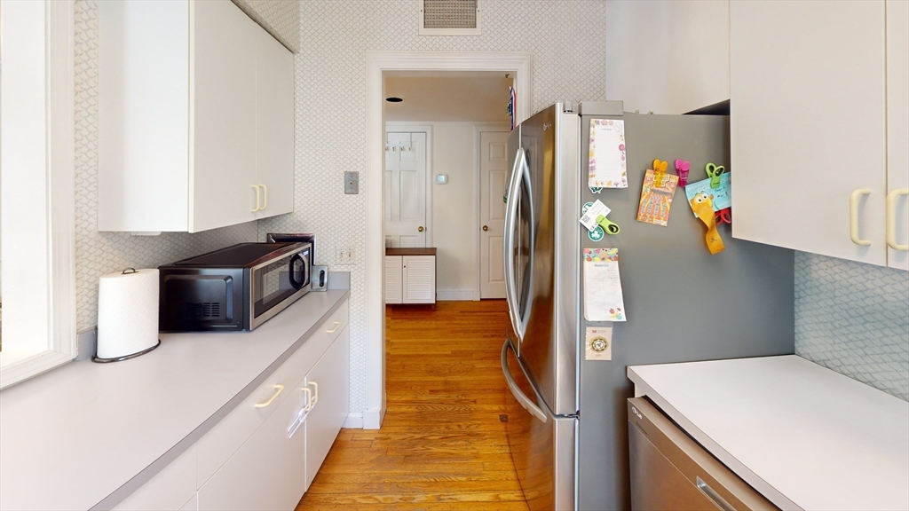 149 Beaconsfield Road, Unit B2 Brookline, MA 02445 - Photo 9 of 15