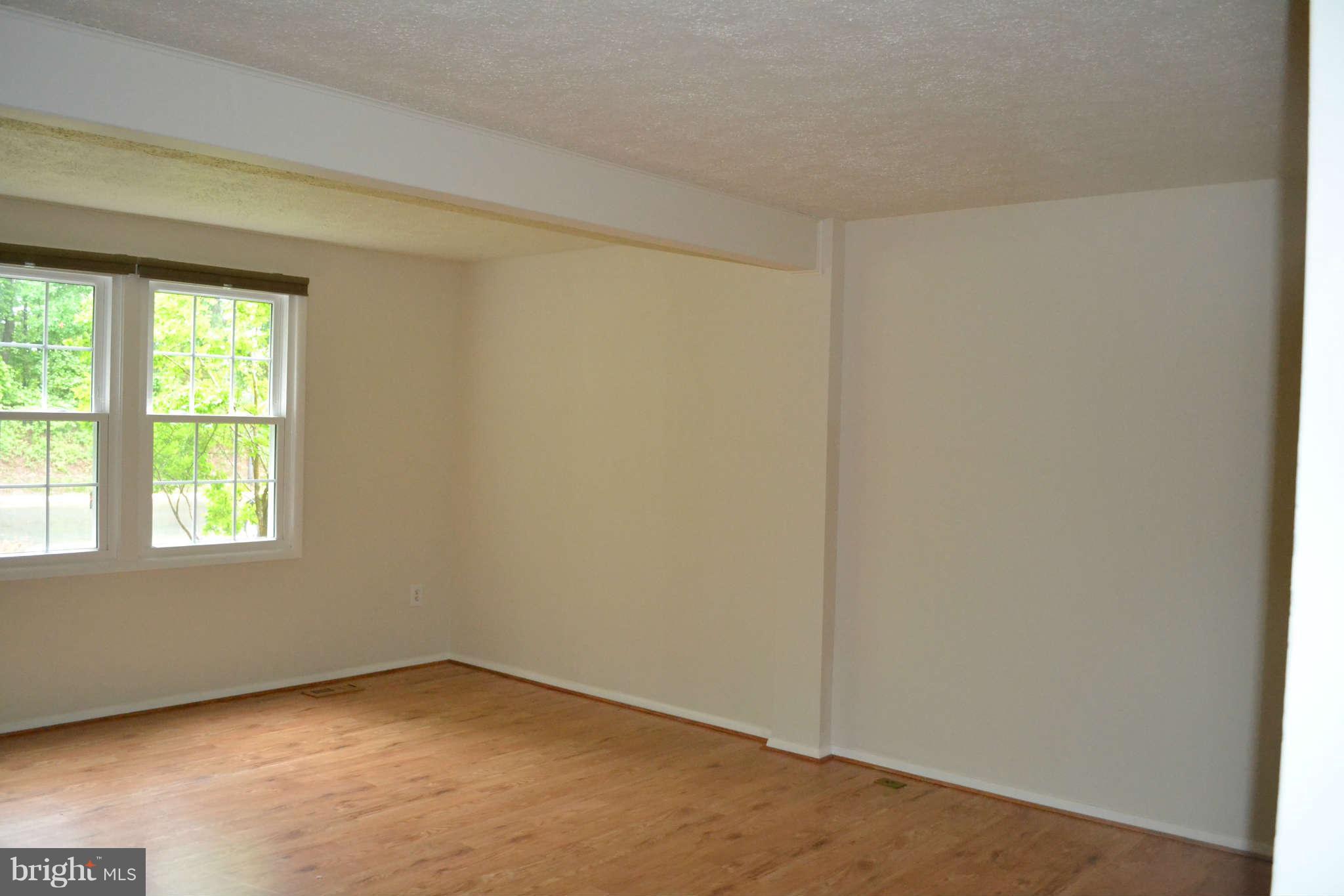 10322 Apple Ridge Road Gaithersburg, MD 20886 - Photo 3 of 28 Family Room