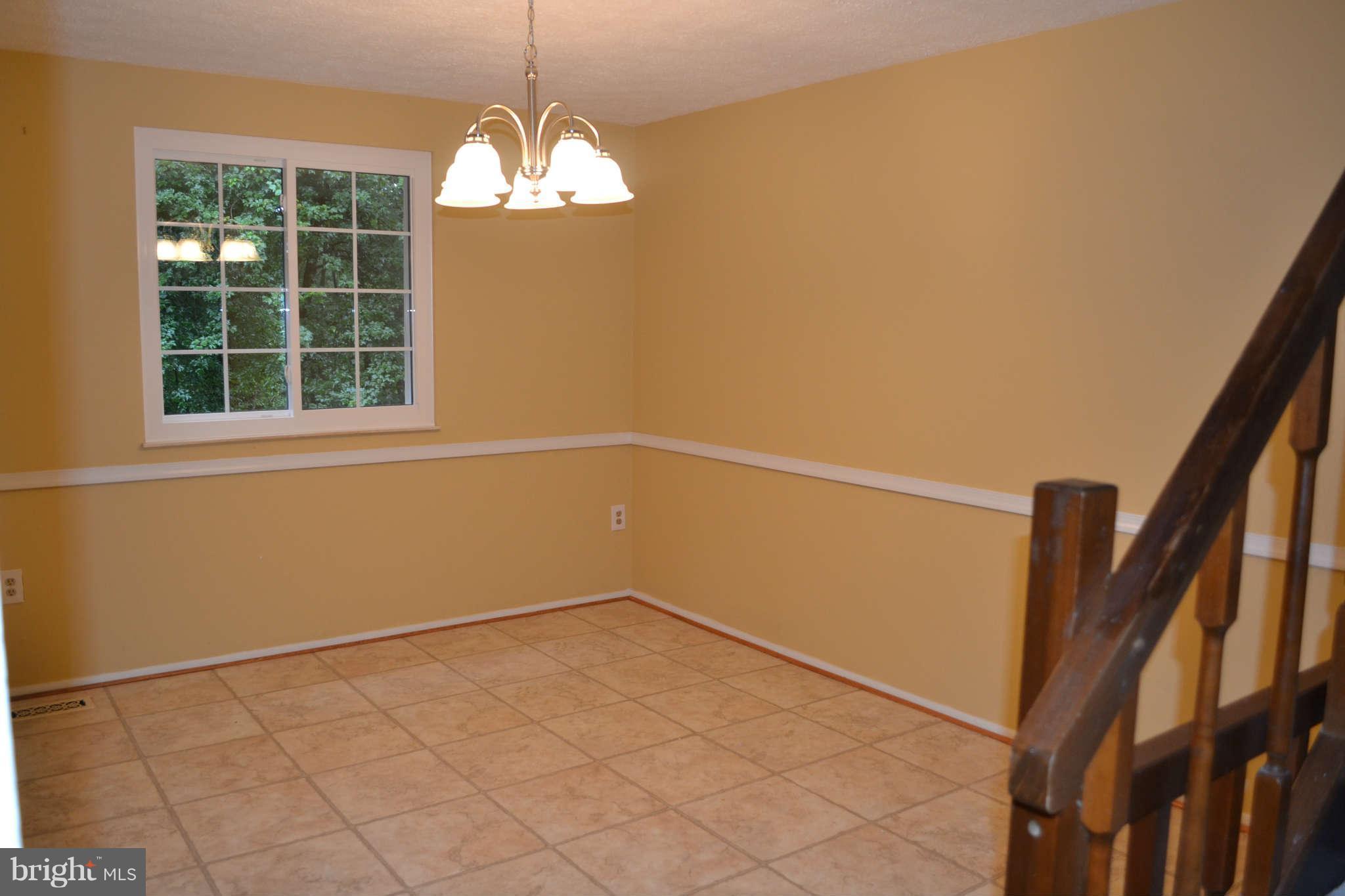 10322 Apple Ridge Road Gaithersburg, MD 20886 - Photo 10 of 28 Huge Eat-In Kitchen