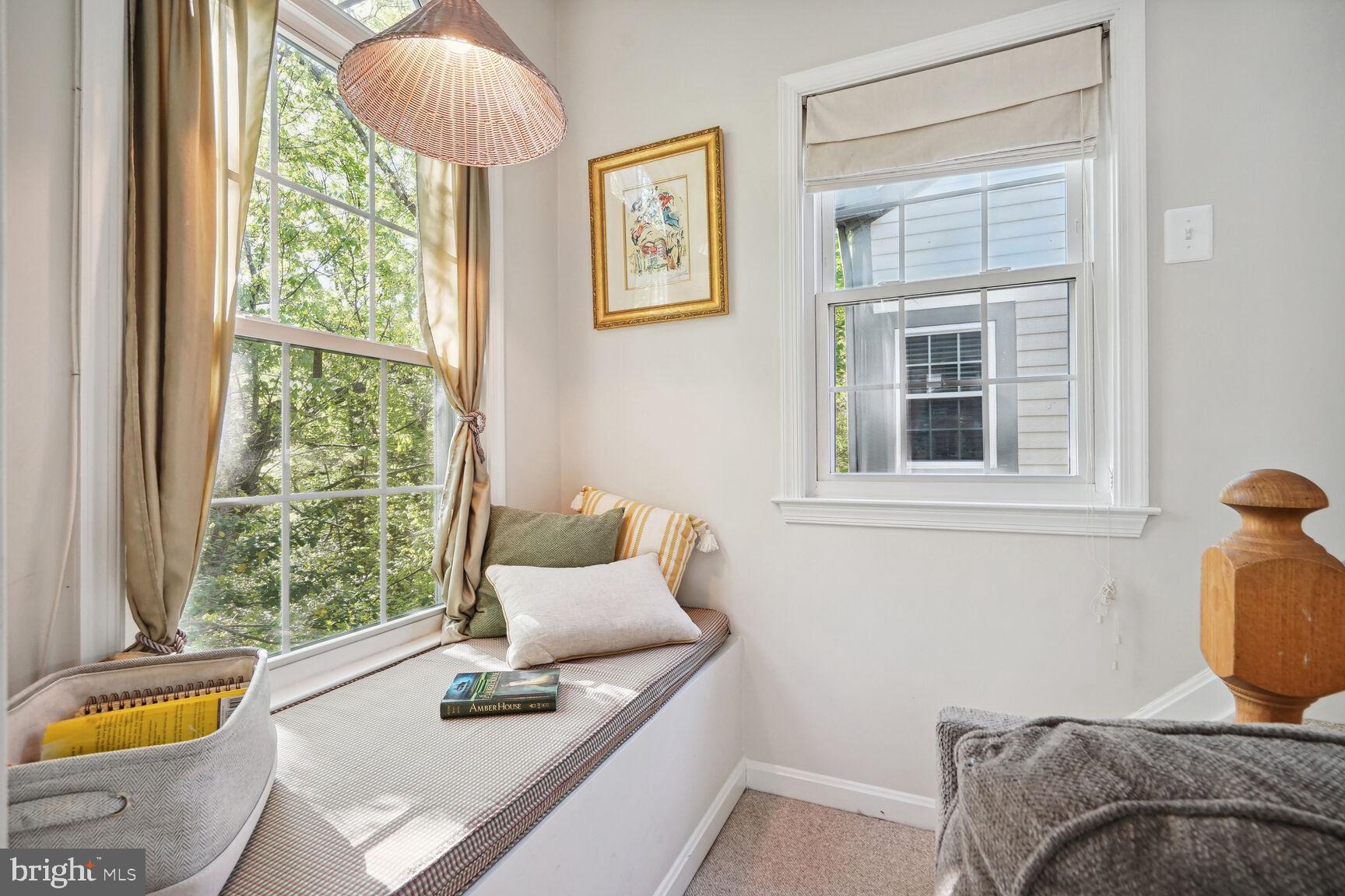 2221 Lovedale Lane, Unit 206B Reston, VA 20191 - Photo 4 of 33 NOOK - corner of family room area