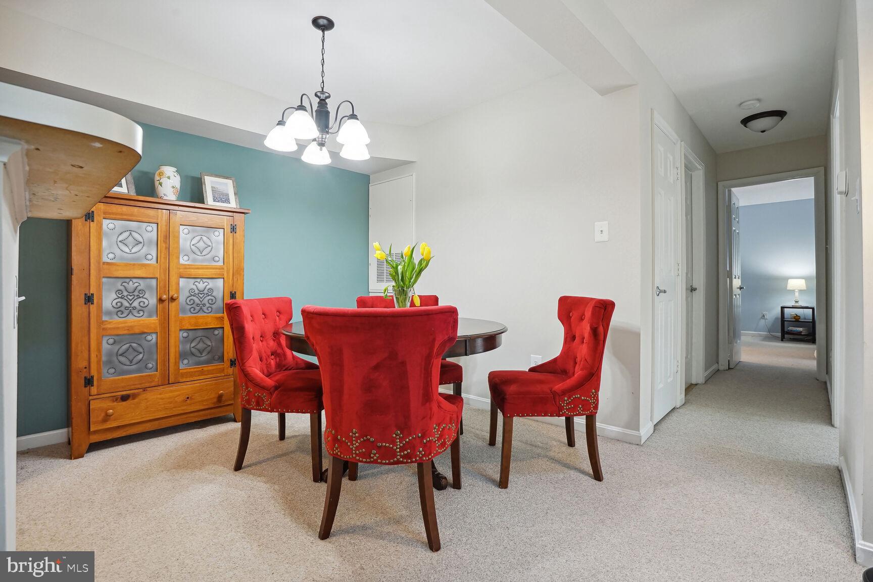 2221 Lovedale Lane, Unit 206B Reston, VA 20191 - Photo 7 of 33 DINING AREA - next to Family Room & kitchen