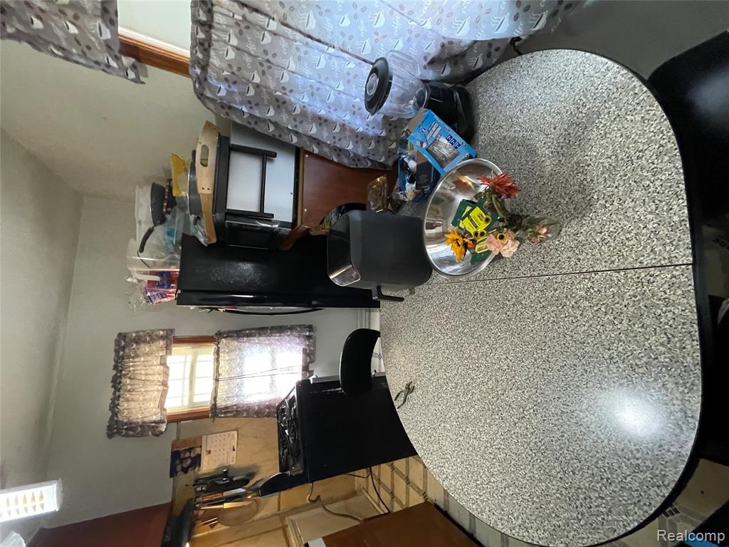 19374 Charest Street Detroit, MI 48234 - Photo 4 of 48