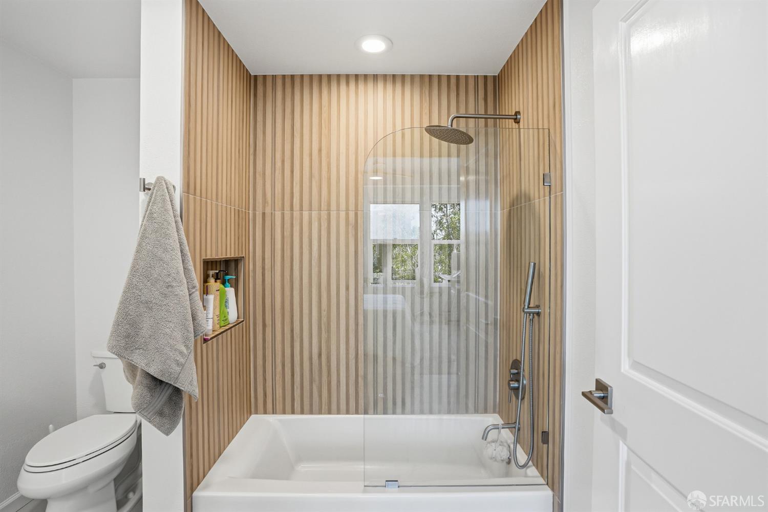 655 12th Street, Unit 211 Oakland, CA 94607 - Photo 13 of 17