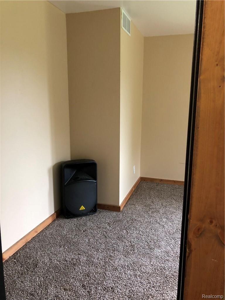 7480 Linden Road Fenton, MI 48430 - Photo 32 of 71 IMG_0945.JPG