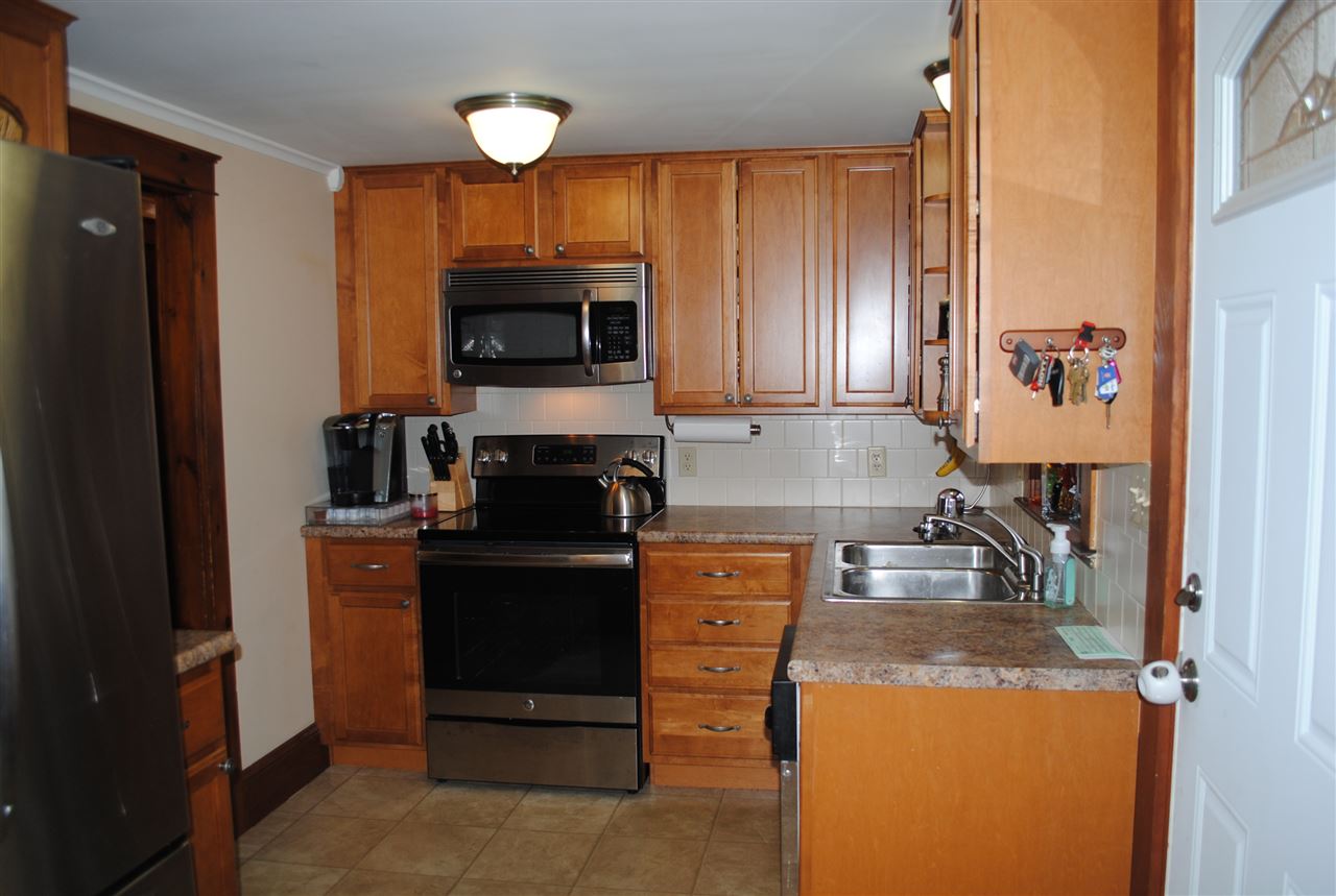 52 Richardson Street Rochester, NH 03867 - Photo 7 of 30