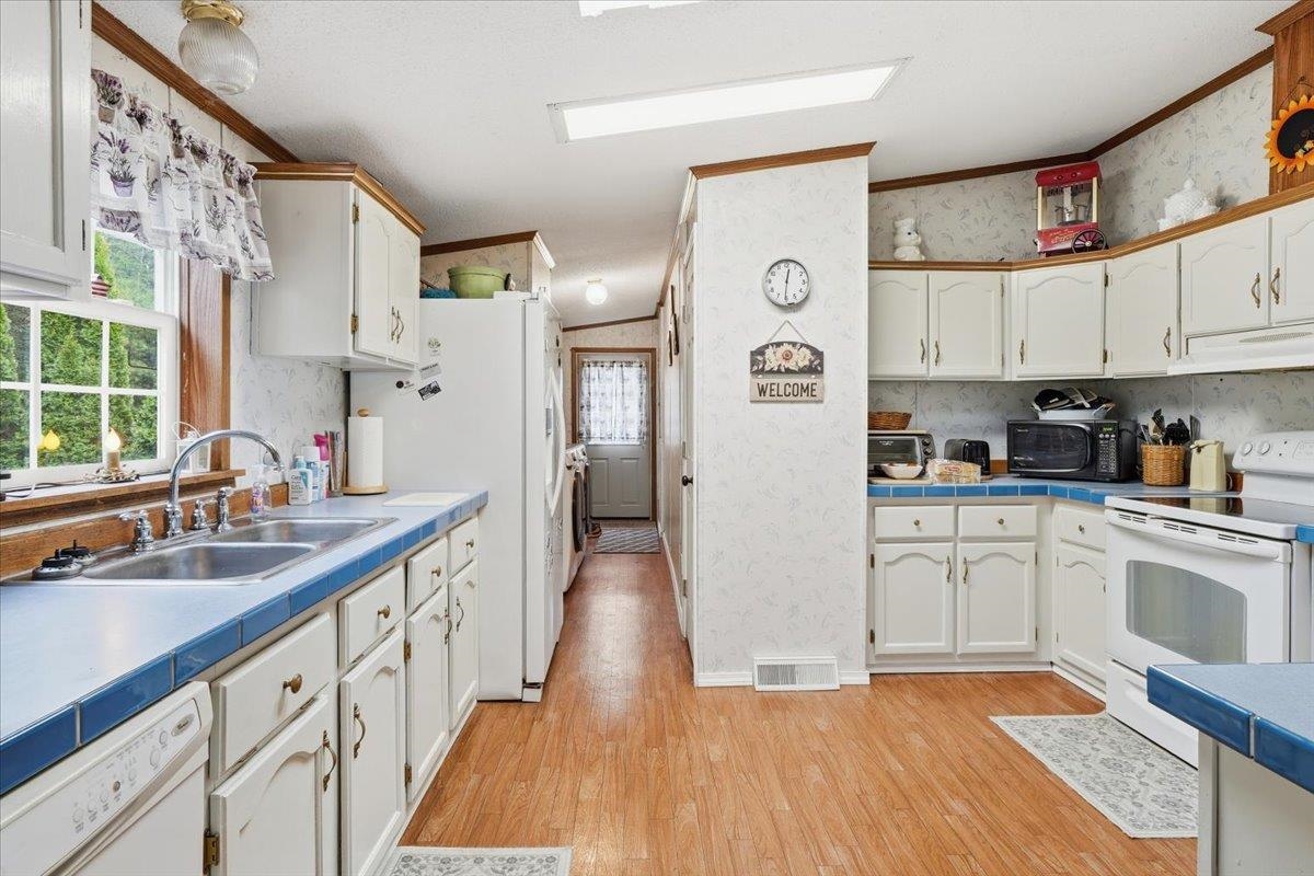 3348 Severance Hill Road St. Johnsbury, VT 05851 - Photo 3 of 40