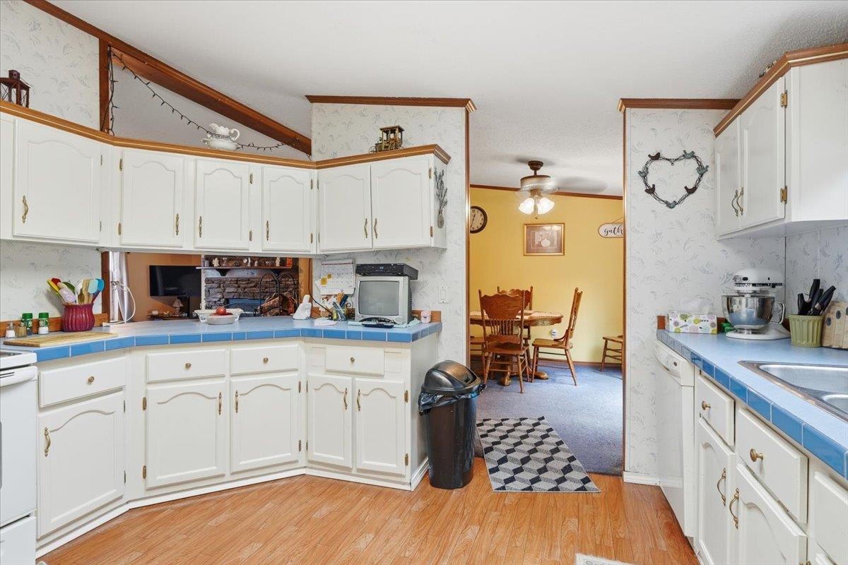 3348 Severance Hill Road St. Johnsbury, VT 05851 - Photo 5 of 40