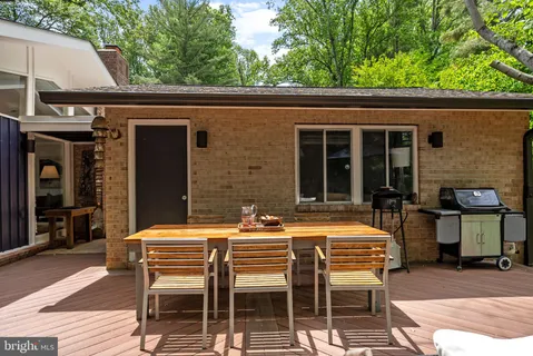 $1,540,000 | 8034 Park Overlook Drive, Bethesda, MD 20817