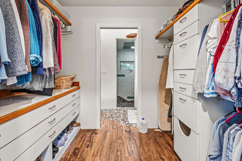 29533 Anthony Road Valley Center, CA 92082 - Photo 29 of 71 Walk-in Closet