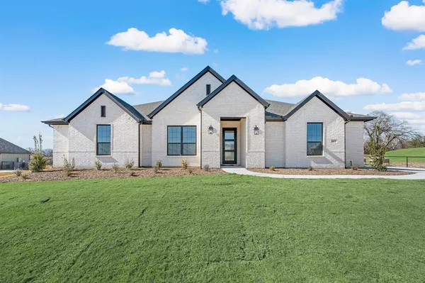 $450,000 | 617 Pillar Street, Azle, TX 76020