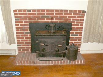 94 Maple Street Houston, DE 19954 - Photo 6 of 10 Fireplace