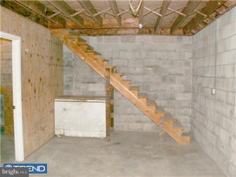 94 Maple Street Houston, DE 19954 - Photo 10 of 10 Garage