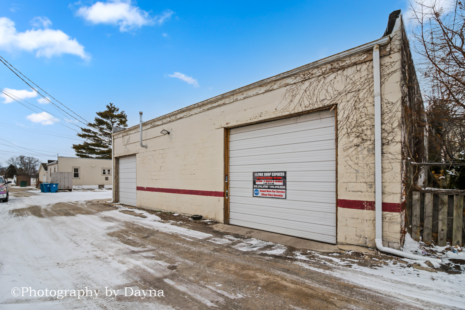 242 West Jeffery Street Kankakee, IL 60901 - Photo 11 of 39 a view of a house