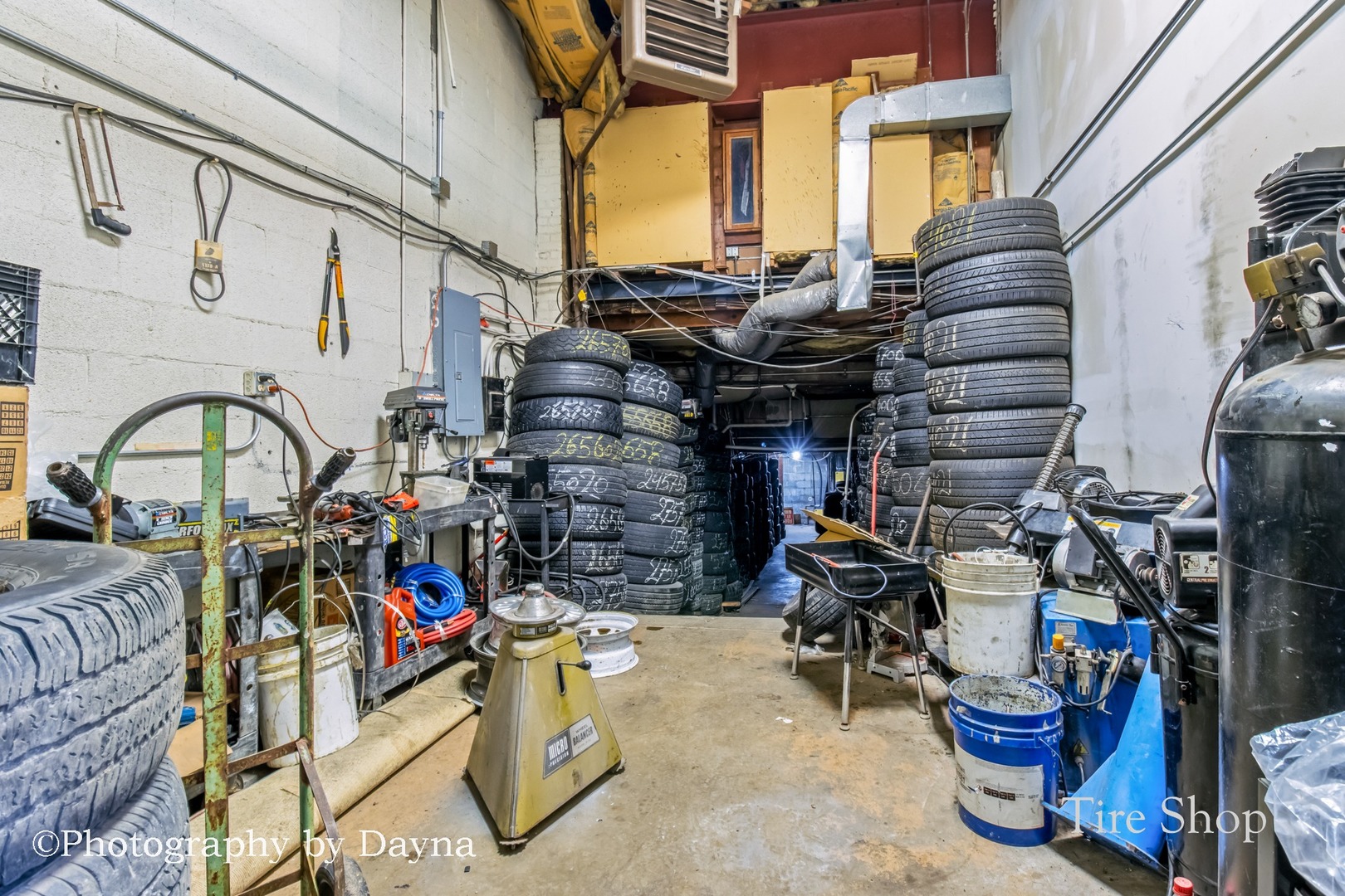 242 West Jeffery Street Kankakee, IL 60901 - Photo 35 of 39 a view of retail shop with outdoor seating