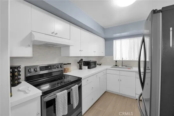 $599,000 | 6151 Canterbury Drive, Unit 105, Culver City, CA 90230