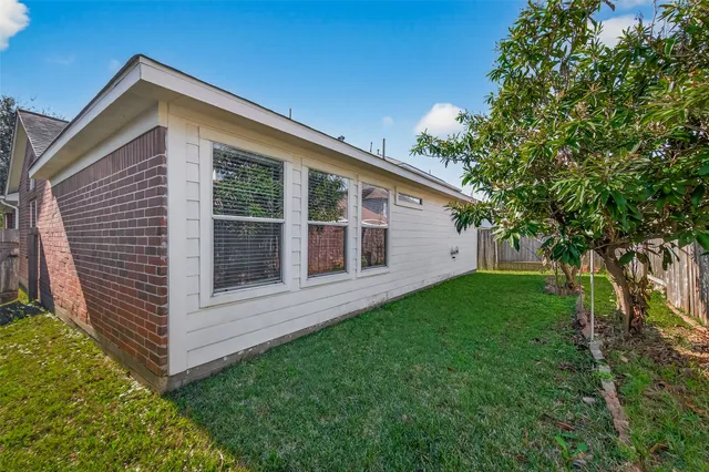 $1,900 | 19434 Brook Village Road, Houston, TX 77084