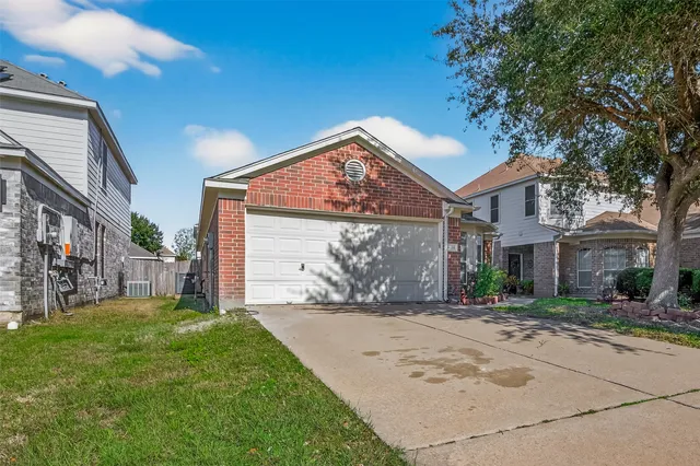 $1,900 | 19434 Brook Village Road, Houston, TX 77084