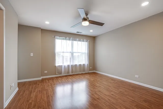 $3,400 | 1817 Crenshaw Circle, Vernon Hills, IL 60061