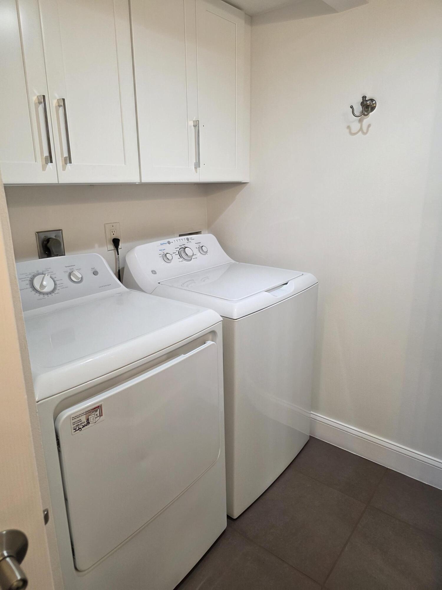 717 Highway 1, Unit 608 Jupiter, FL 33477 - Photo 18 of 35 Laundry