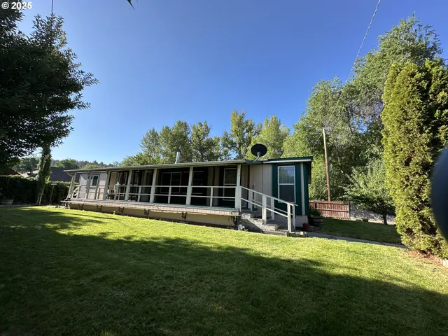$225,000 | 128 Southwest Canton Street, John Day, OR 97845