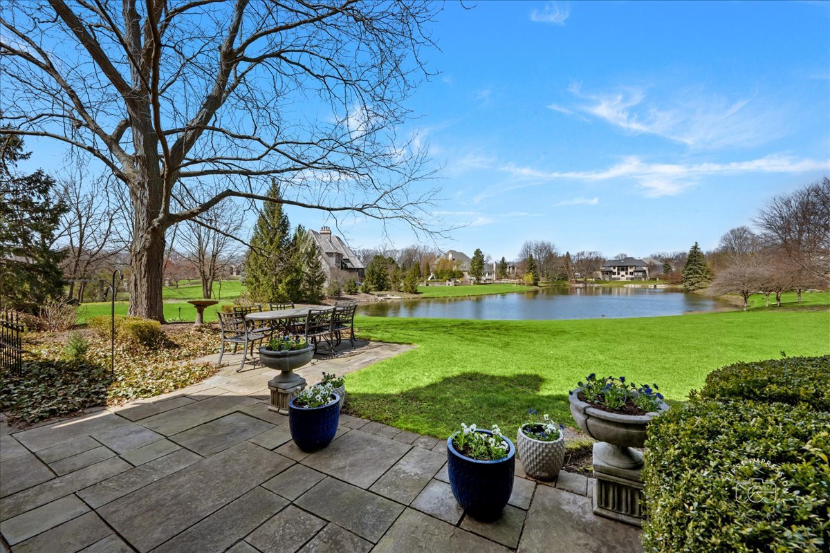 36W442 Hunters Gate Road St. Charles, IL 60175 - Photo 5 of 64