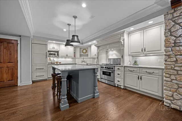 $2,600,000 | 36W442 Hunters Gate Road, St. Charles, IL 60175