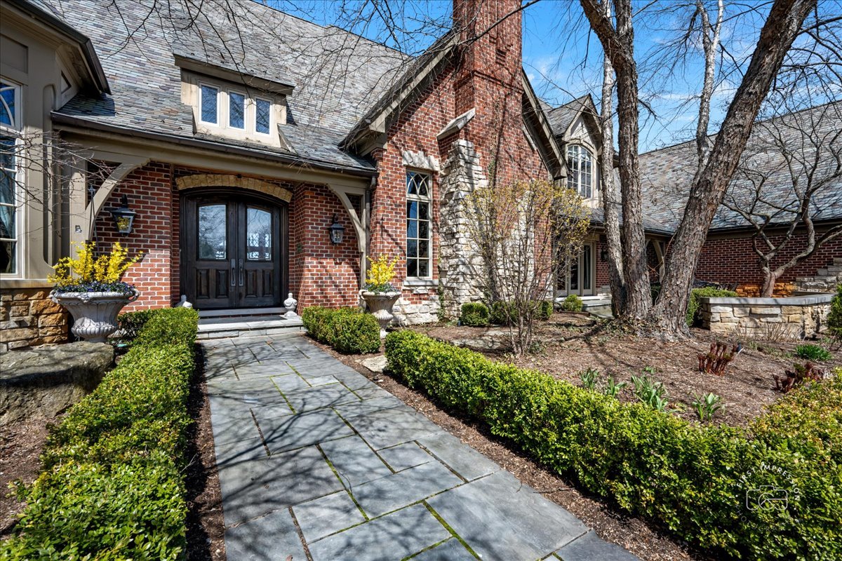 36W442 Hunters Gate Road St. Charles, IL 60175 - Photo 7 of 64