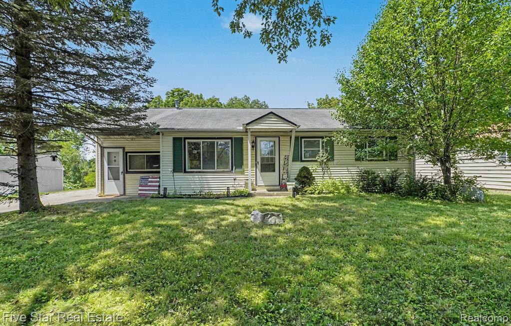 14506 Eddy Lake Road Fenton, MI 48430 - Photo 2 of 22