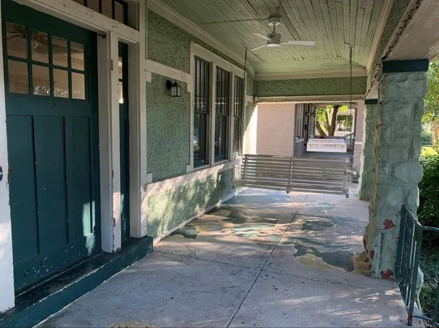 a view of entrance door of the house