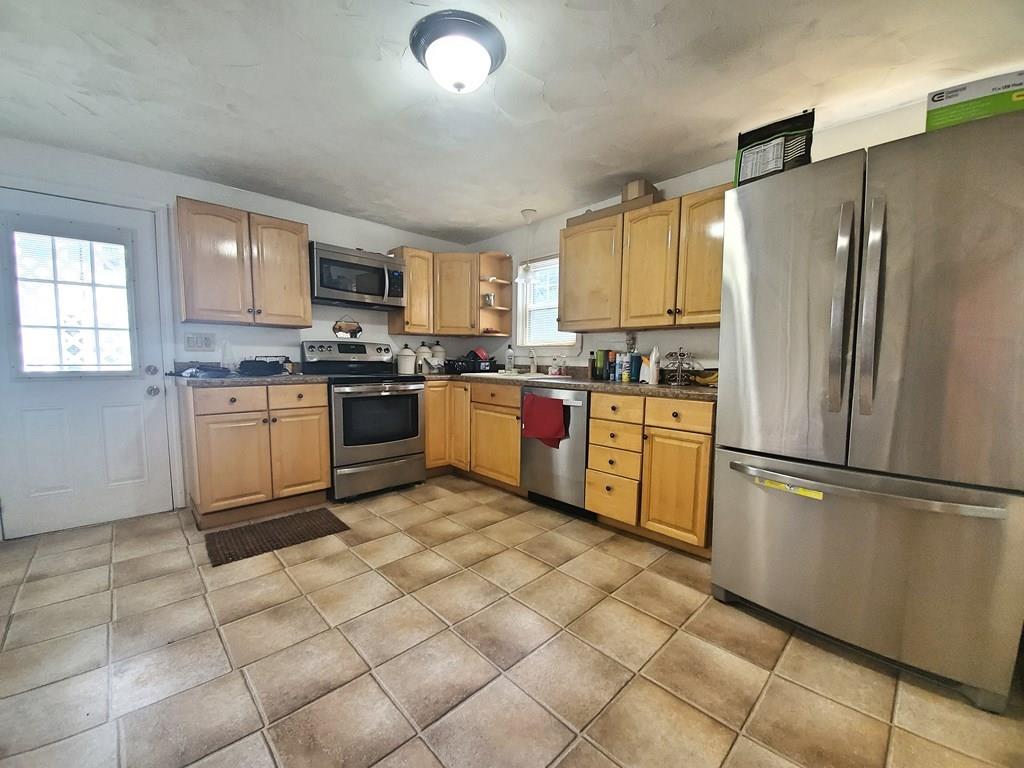 48 Hunnewell Road Worcester, MA 01606 - Photo 11 of 23 Gallery Image 11