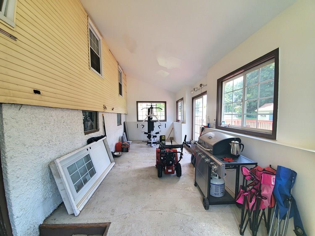 48 Hunnewell Road Worcester, MA 01606 - Photo 9 of 23 Gallery Image 9