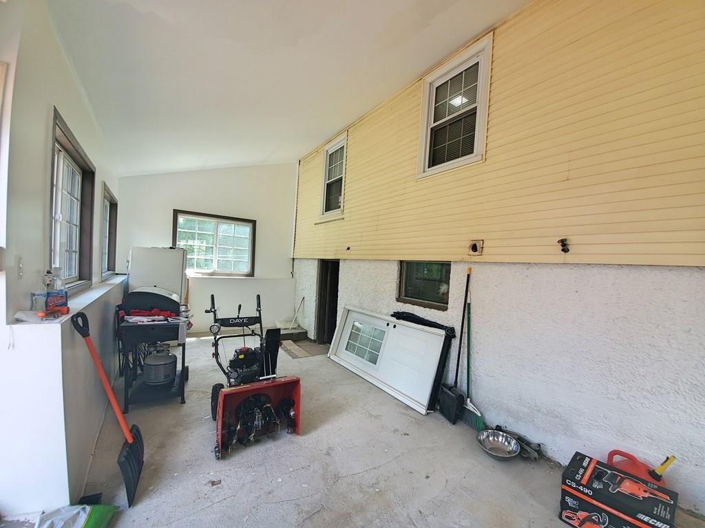 48 Hunnewell Road Worcester, MA 01606 - Photo 10 of 23 Gallery Image 10