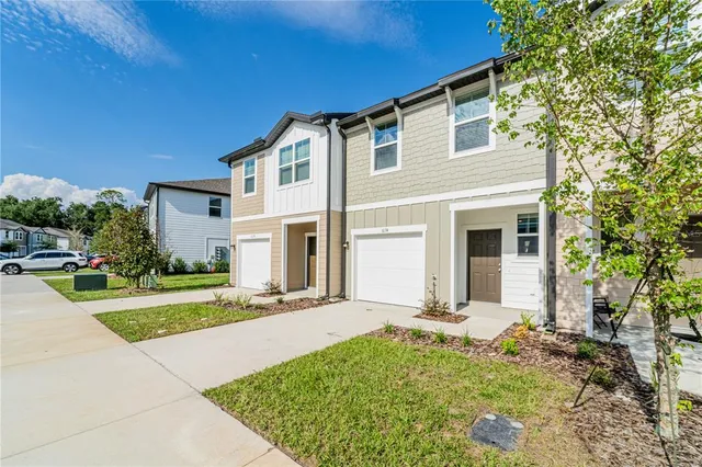 $1,975 | 6174 Daerr Rdg Street, Zephyrhills, FL 33542