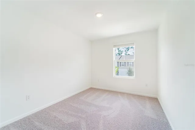 $1,975 | 6174 Daerr Rdg Street, Zephyrhills, FL 33542