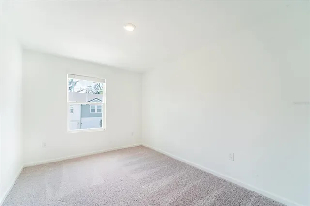 $1,975 | 6174 Daerr Rdg Street, Zephyrhills, FL 33542