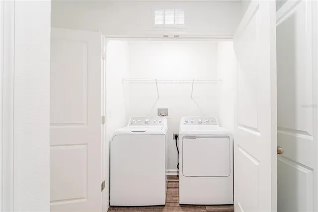 $1,975 | 6174 Daerr Rdg Street, Zephyrhills, FL 33542