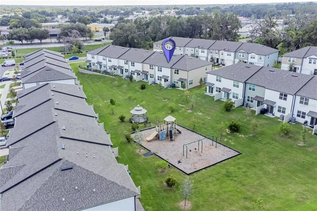 $1,975 | 6174 Daerr Rdg Street, Zephyrhills, FL 33542