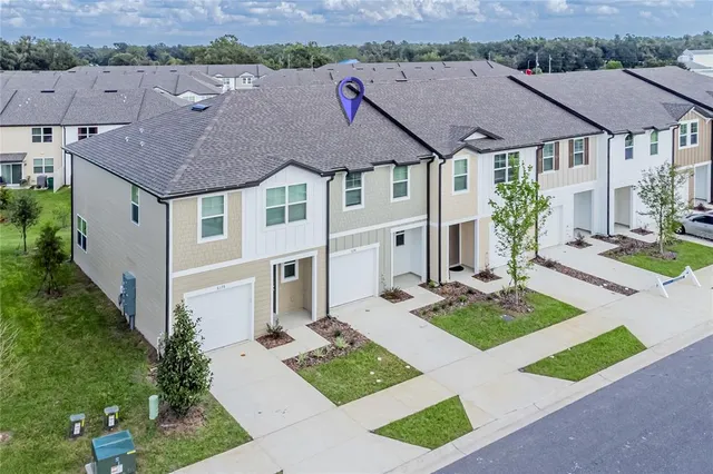 $1,975 | 6174 Daerr Rdg Street, Zephyrhills, FL 33542