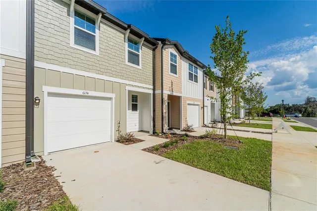 $1,975 | 6174 Daerr Rdg Street, Zephyrhills, FL 33542