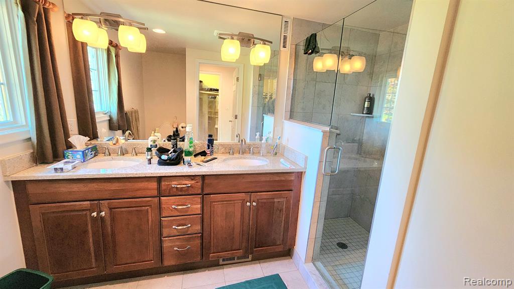 608 Canterbury Road Grosse Pointe Woods, MI 48236 - Photo 17 of 28