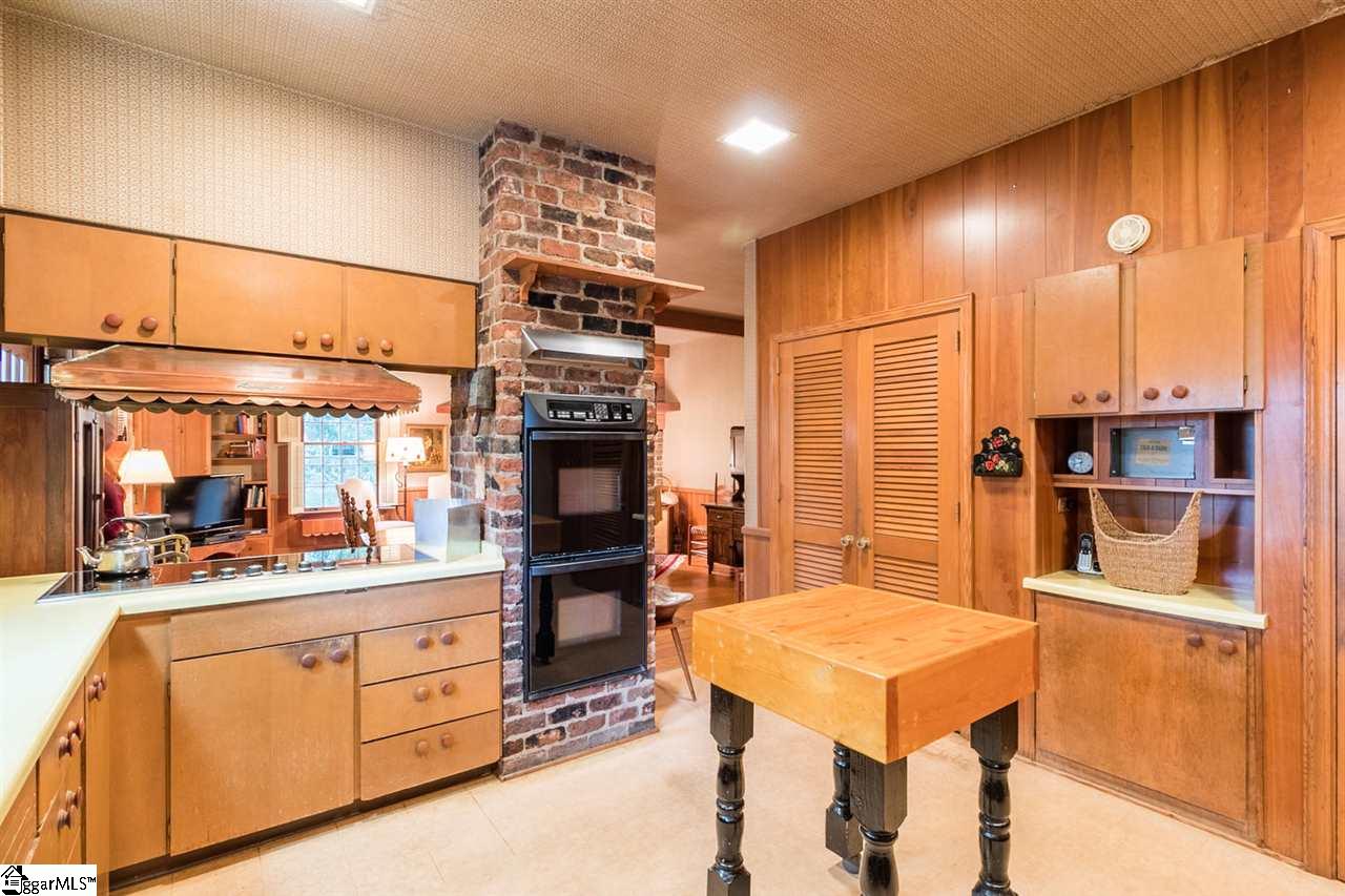 1036 Parkins Mill Road Greenville, SC 29607 - Photo 9 of 36