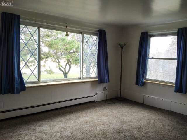6275 King Road Bridgeport, MI 48722 - Photo 8 of 25 21121503-7.JPG