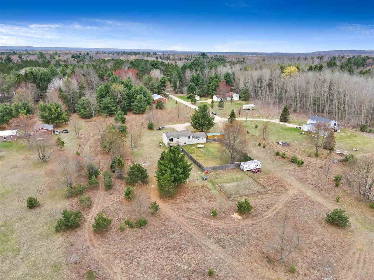149 Wiley Road Interlochen, MI 49643 - Photo 31 of 40 1886401-30.JPG