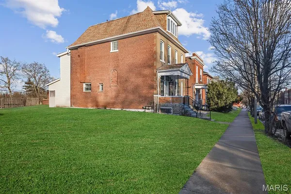 $269,900 | 3017 Keokuk Street, St. Louis, MO 63118