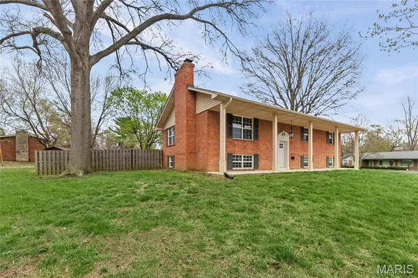 $330,000 | 10 Fawnlily Drive, Belleville, IL 62221