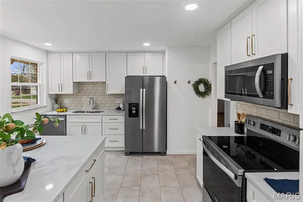 $330,000 | 10 Fawnlily Drive, Belleville, IL 62221