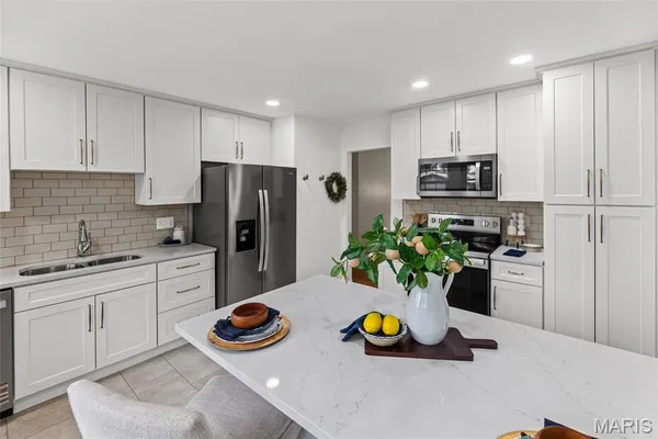 $330,000 | 10 Fawnlily Drive, Belleville, IL 62221