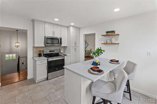 $330,000 | 10 Fawnlily Drive, Belleville, IL 62221